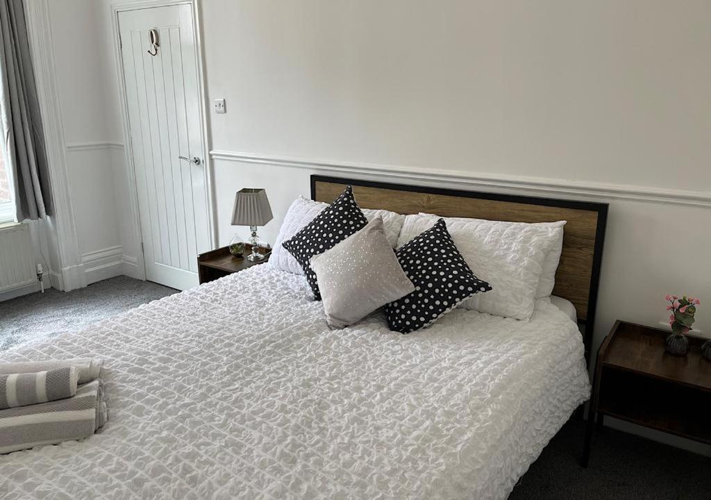 34 One Leilighet Lytham St. Annes Eksteriør bilde
